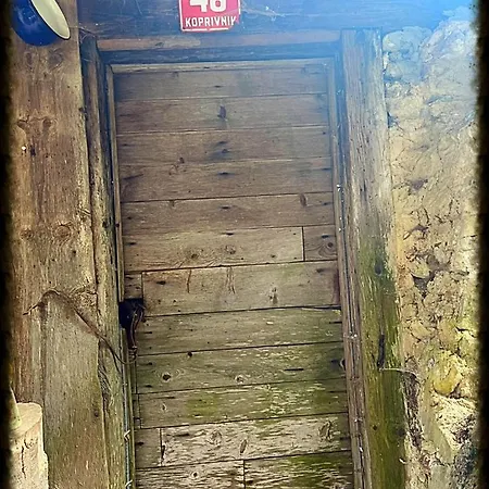 Hiska Pri Vrjaku Nyaraló *